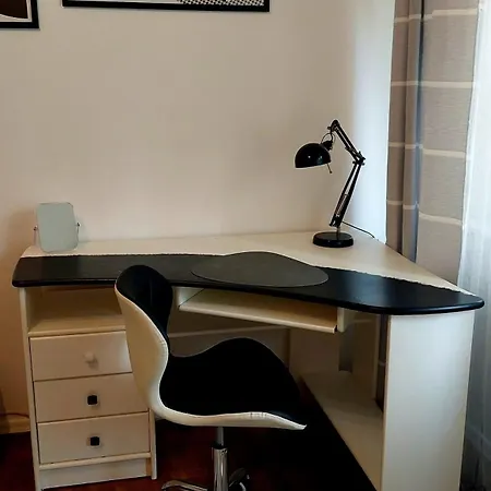 Wola Blisko Metra Pansiyon *